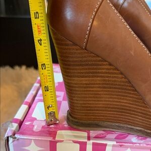 Lucky Brand Tan Leather Wedges